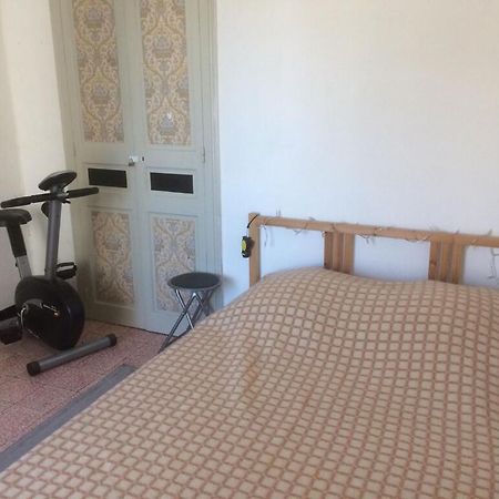 Appartement Sur Sommieres Jusqu'A 6 Personnes Luaran gambar