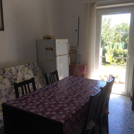 Appartement Sur Sommieres Jusqu'A 6 Personnes Luaran gambar