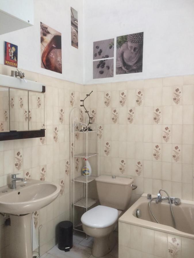 Appartement Sur Sommieres Jusqu'A 6 Personnes Luaran gambar