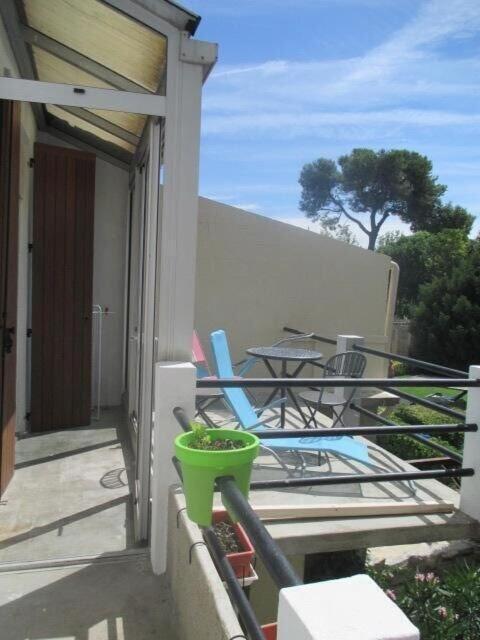 Appartement Sur Sommieres Jusqu'A 6 Personnes Luaran gambar